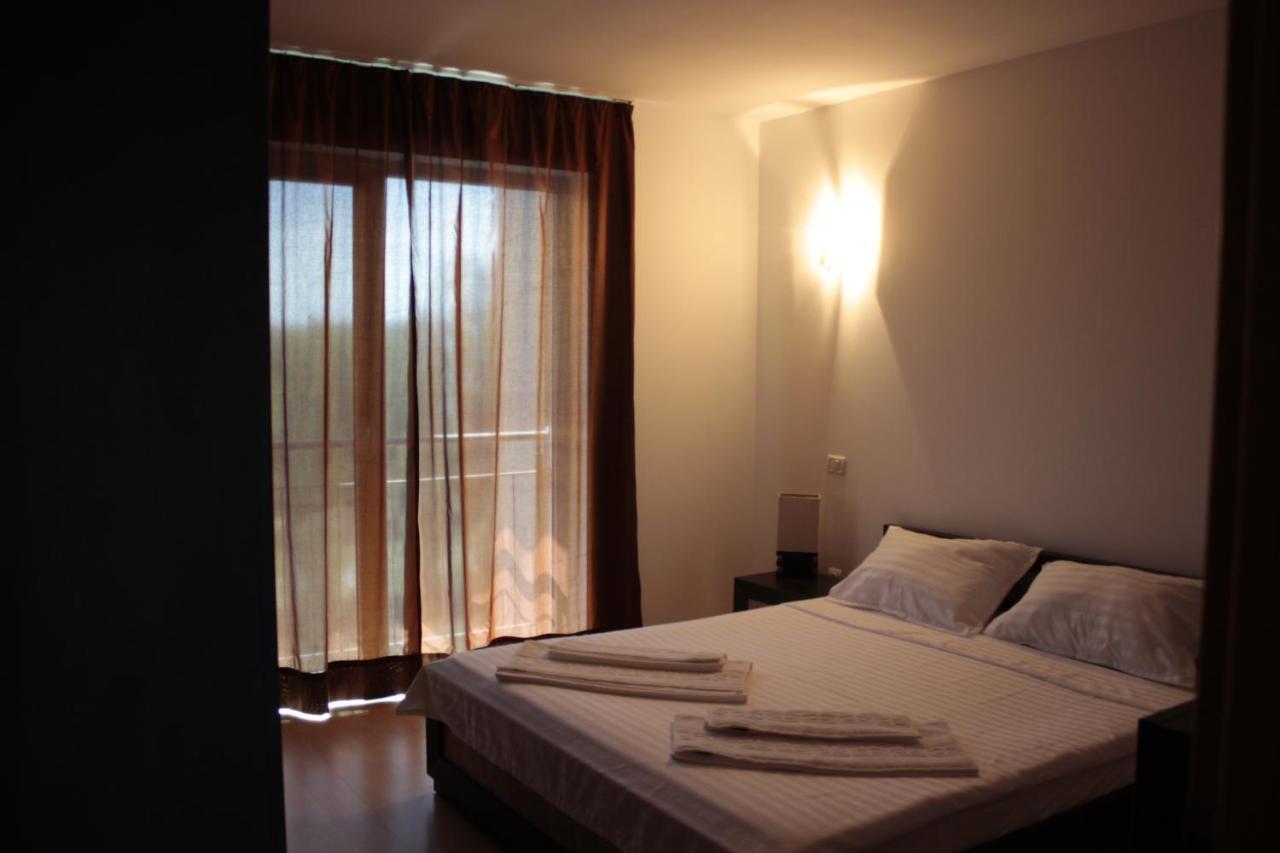 Seaside Piano Bar Apartament مامايا المظهر الخارجي الصورة